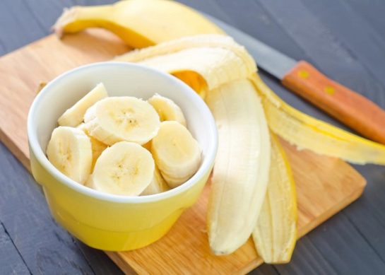 Banana Eating Benefits and Side Effects in Hindi